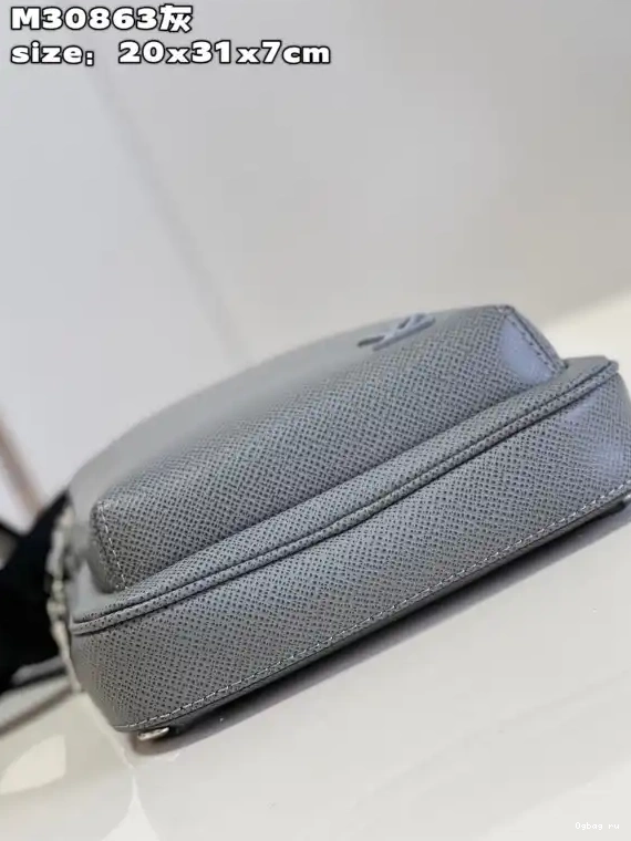 NM-31*20*7CM VUITTON Avenue LOUIS Slingbag 0706